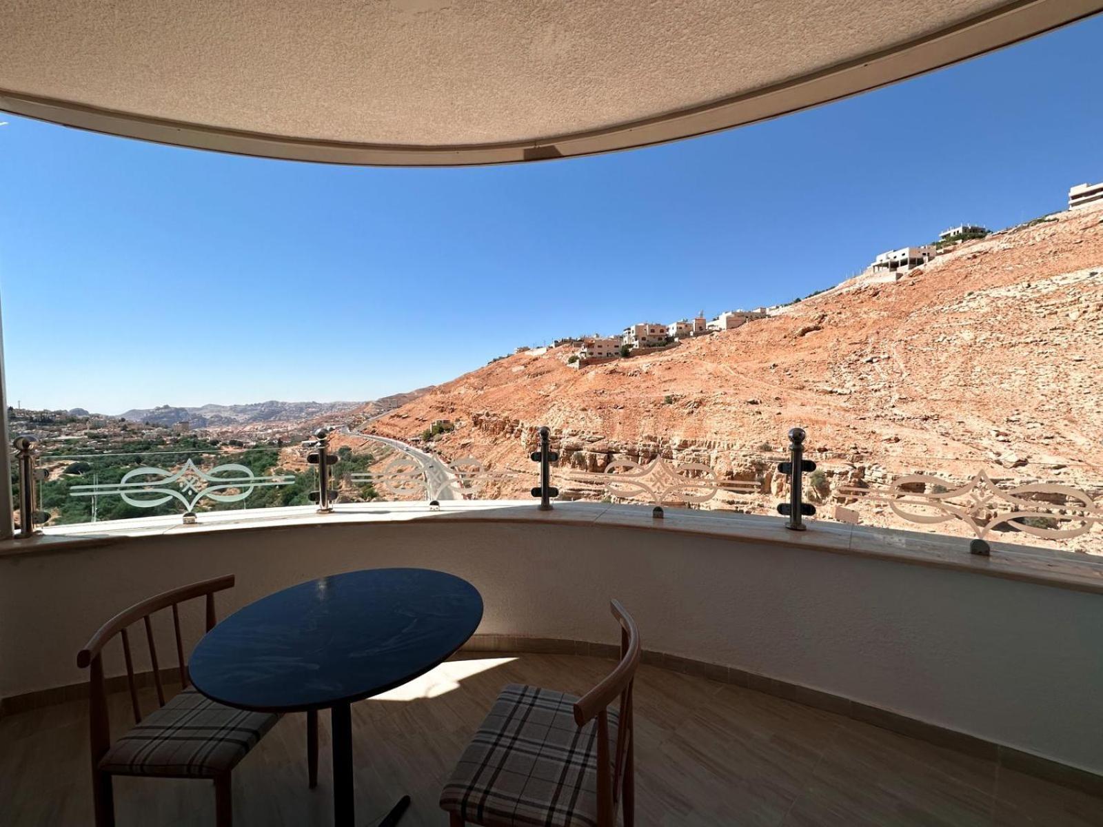 Petra Canyon Hotel Wadi Musa Extérieur photo